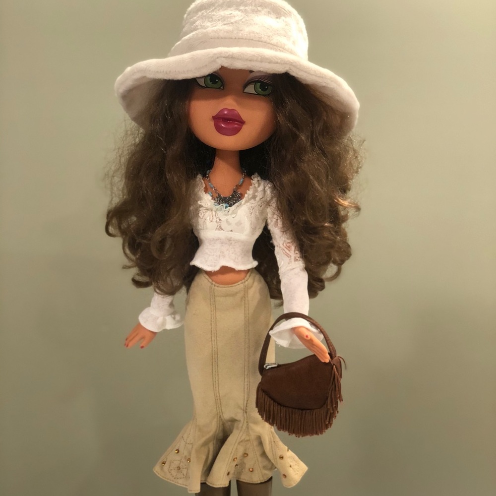 LIMITED COLLECTORS EDITION BIG BRATZ YASMIN DOLL - Picture 3 of 7